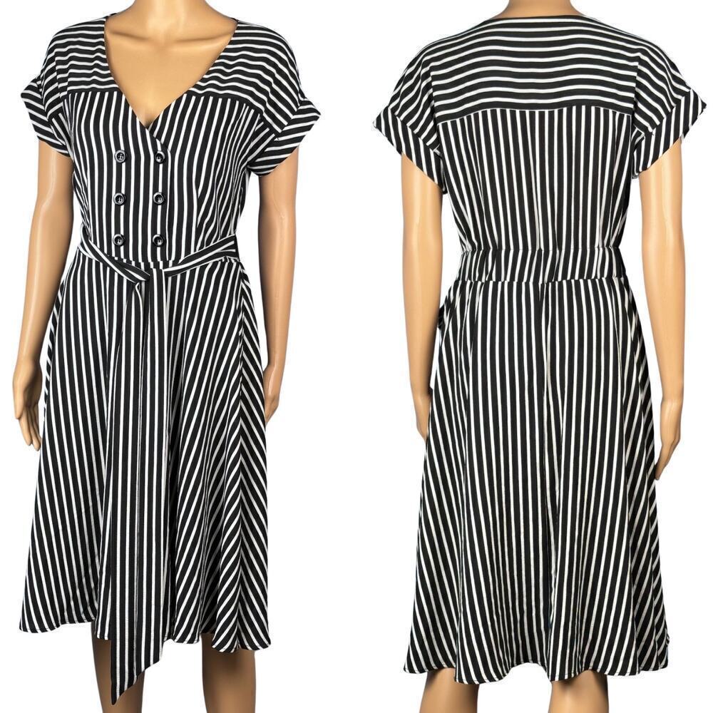 Roz & Ali Women’s Black & White Striped Button Detail Belted Lined Dress Size 2